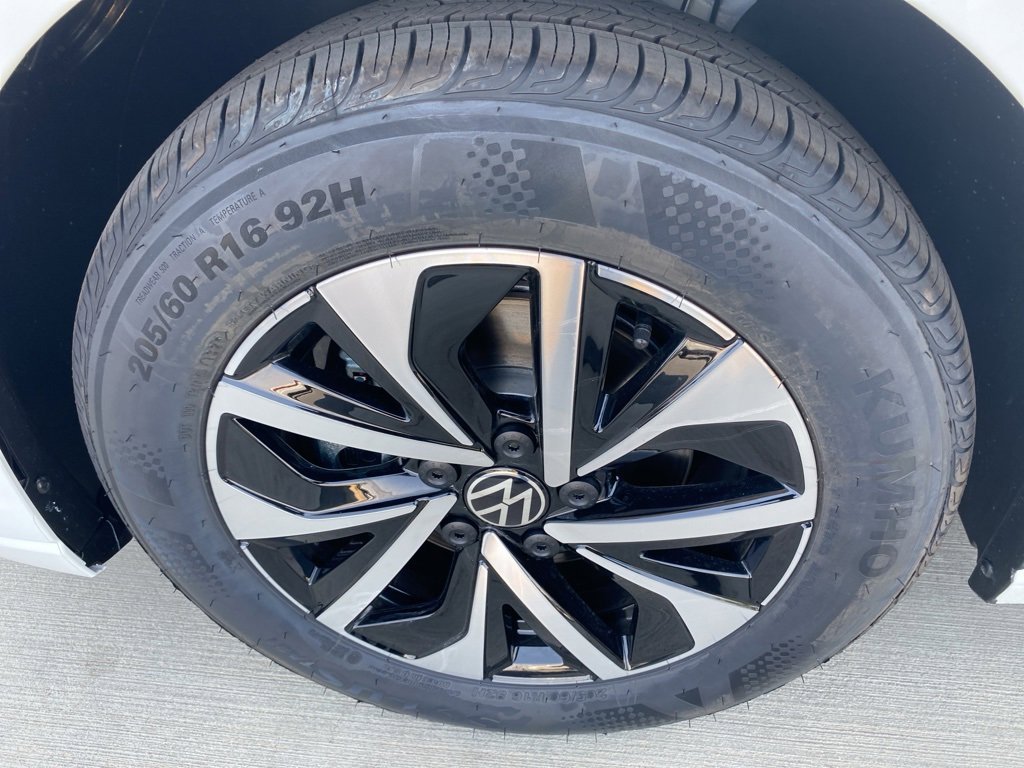 New 2025 Volkswagen Jetta S image 28