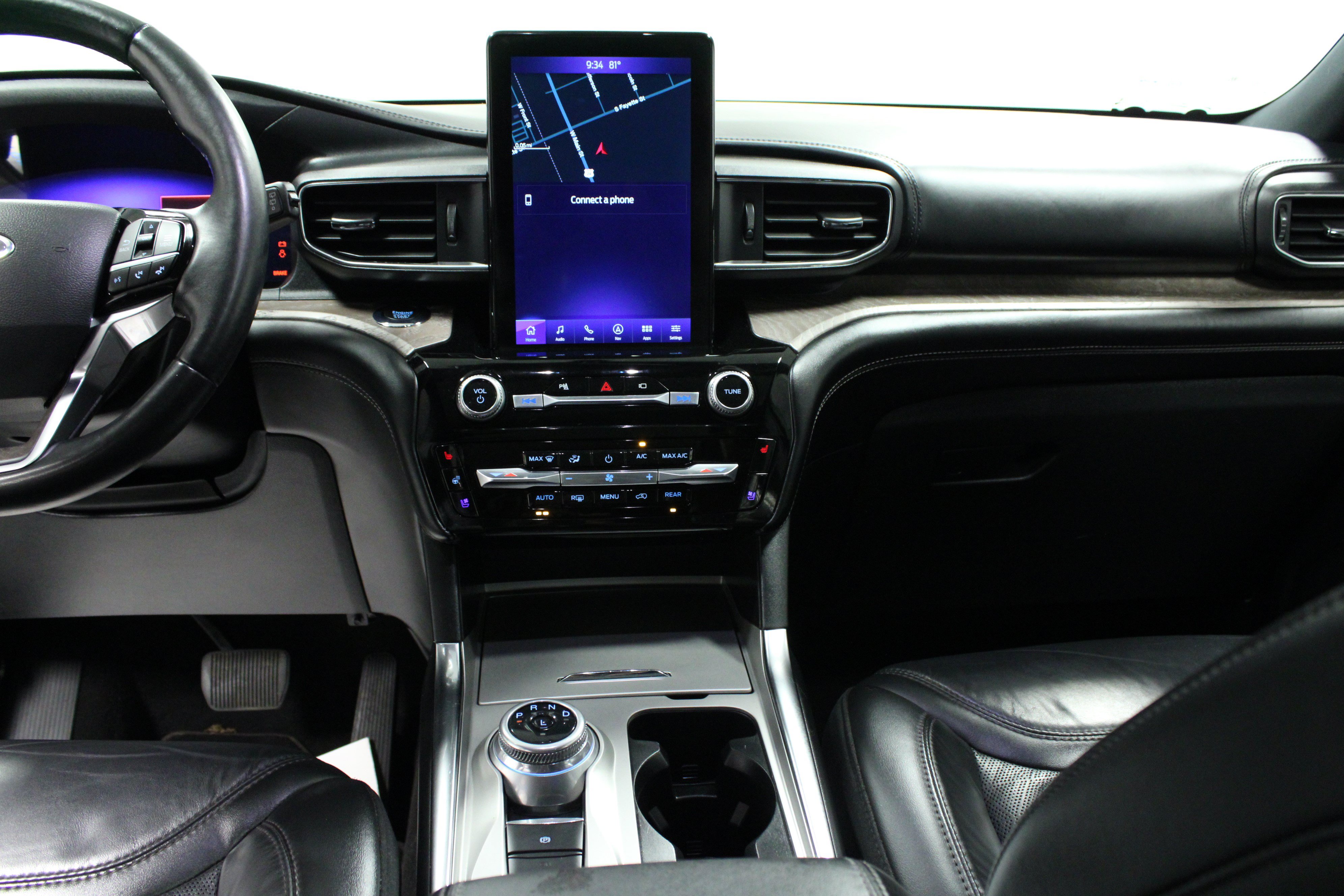 Used 2022 Ford Explorer Platinum w/ Technology Package RWD image 19
