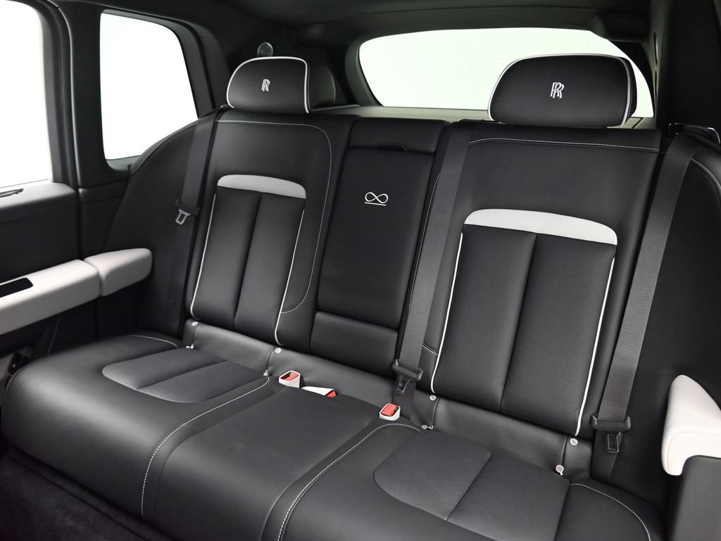 New 2027 Rolls-Royce Cullinan Black Badge AWD/4WD image 20