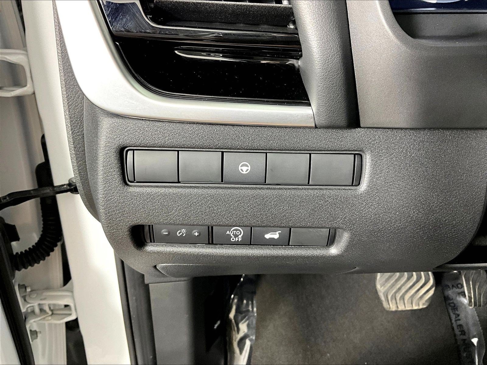 Certified 2025 Nissan Rogue SL AWD/4WD image 36