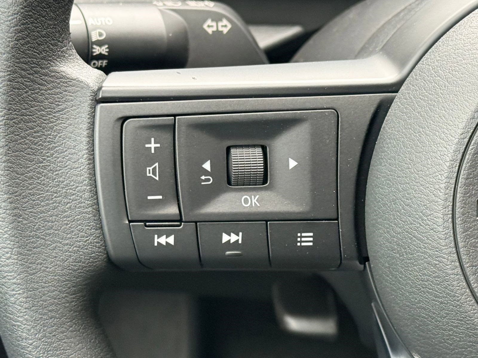 New 2026 Nissan Kicks SV image 11