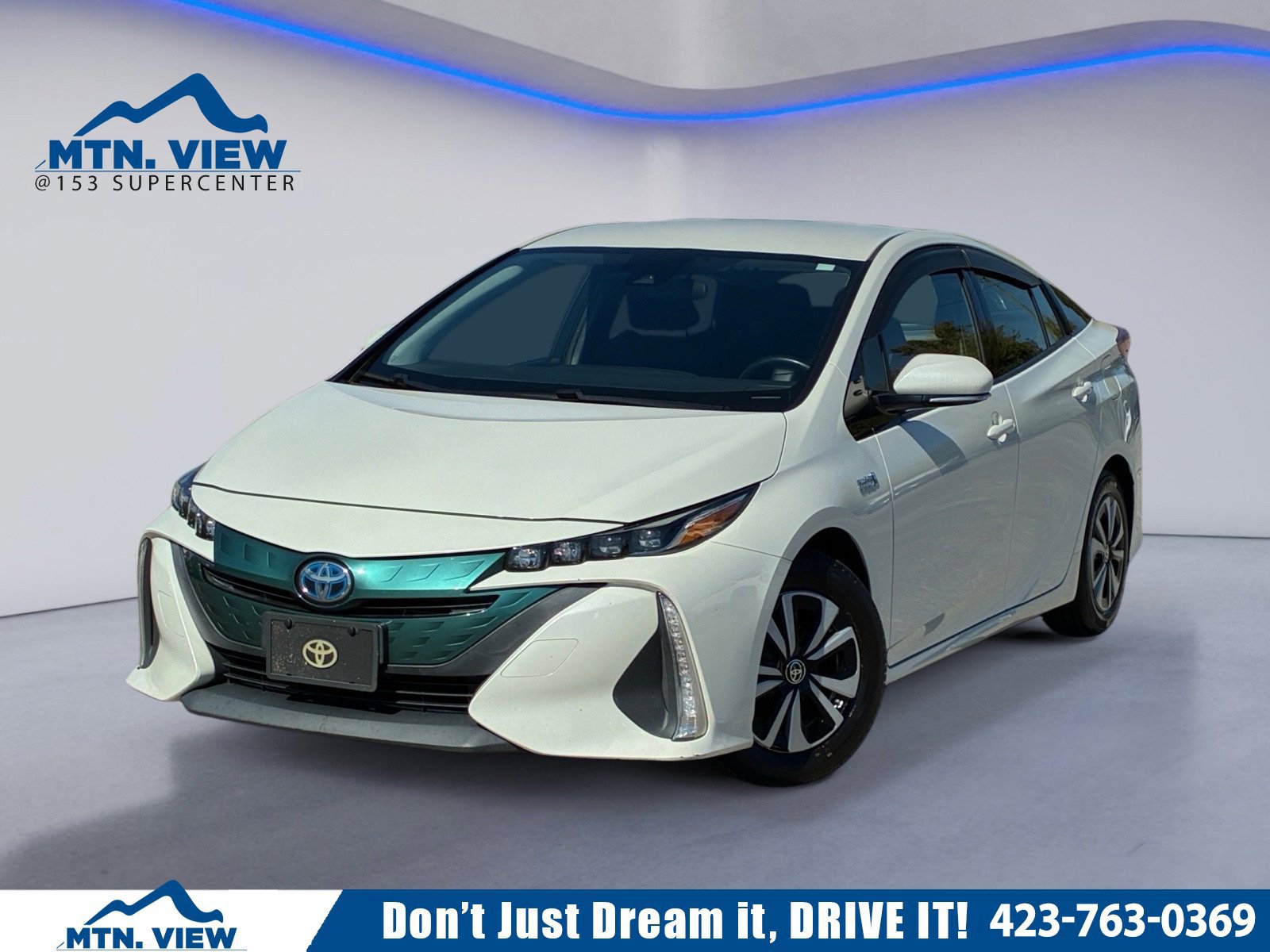 Used 2018 Toyota Prius Prime Plus FWD image 1