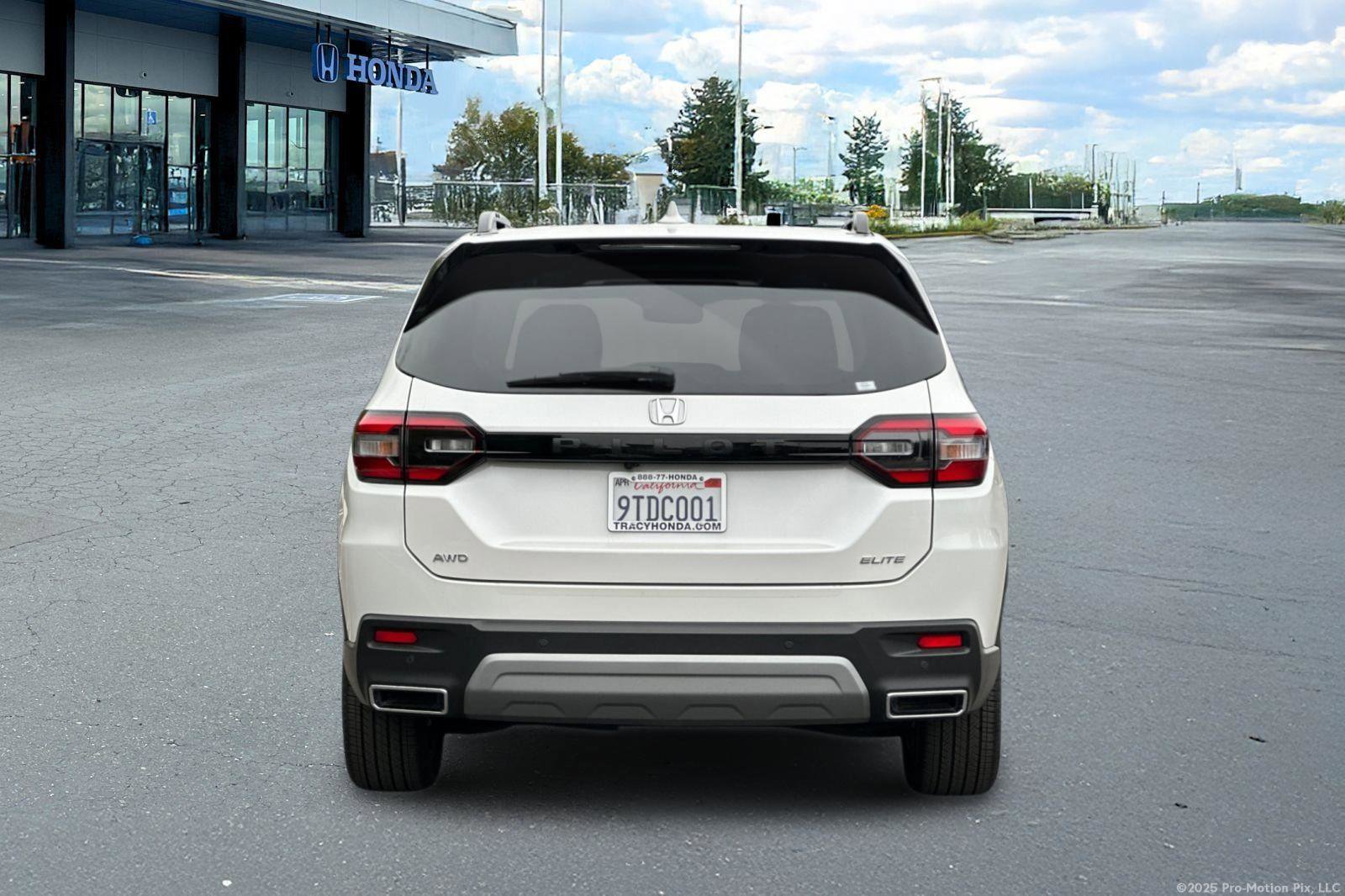 Certified 2025 Honda Pilot Elite image 7
