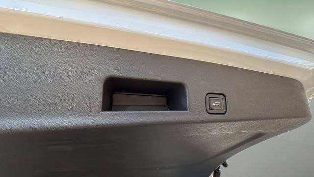 Certified 2025 Chevrolet Traverse LT image 39