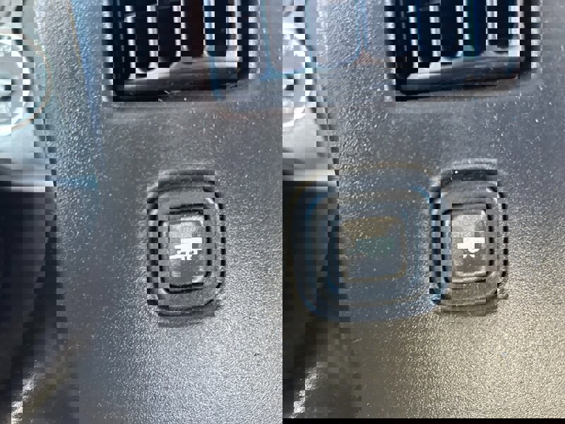 Used 2010 Chevrolet Express 1500 image 15