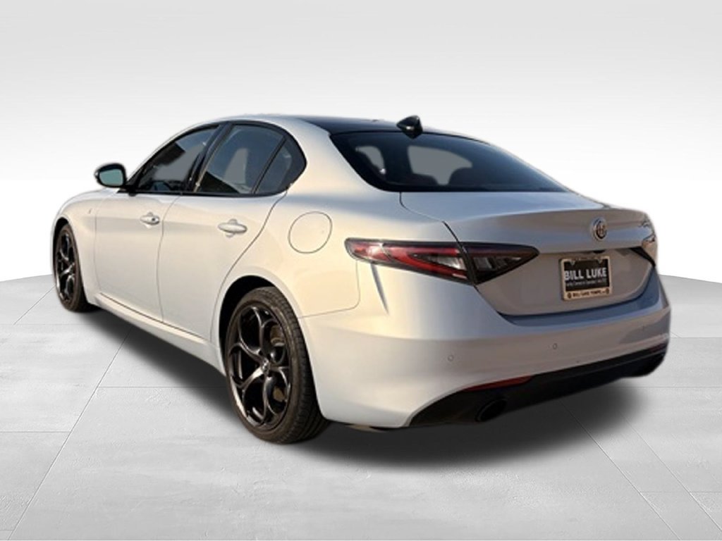 Used 2024 Alfa Romeo Giulia Ti w/ Performance Driving Package RWD image 9