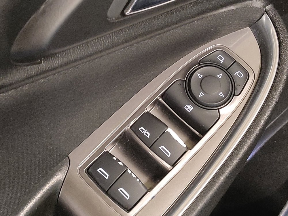 Used 2020 Chevrolet Malibu LT FWD image 27