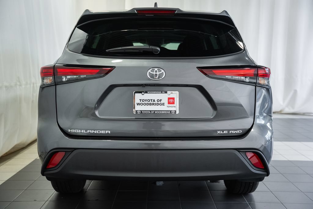 Used 2025 Toyota Highlander XLE AWD/4WD image 5