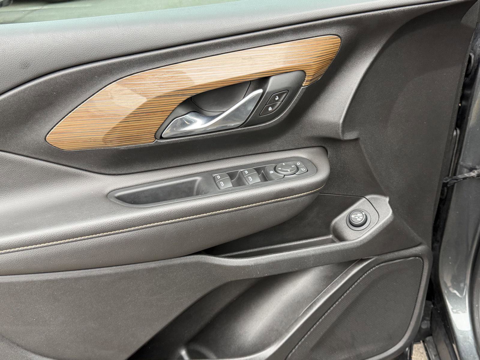 Used 2020 GMC Terrain SLE w/ Driver Convenience Package AWD/4WD image 11