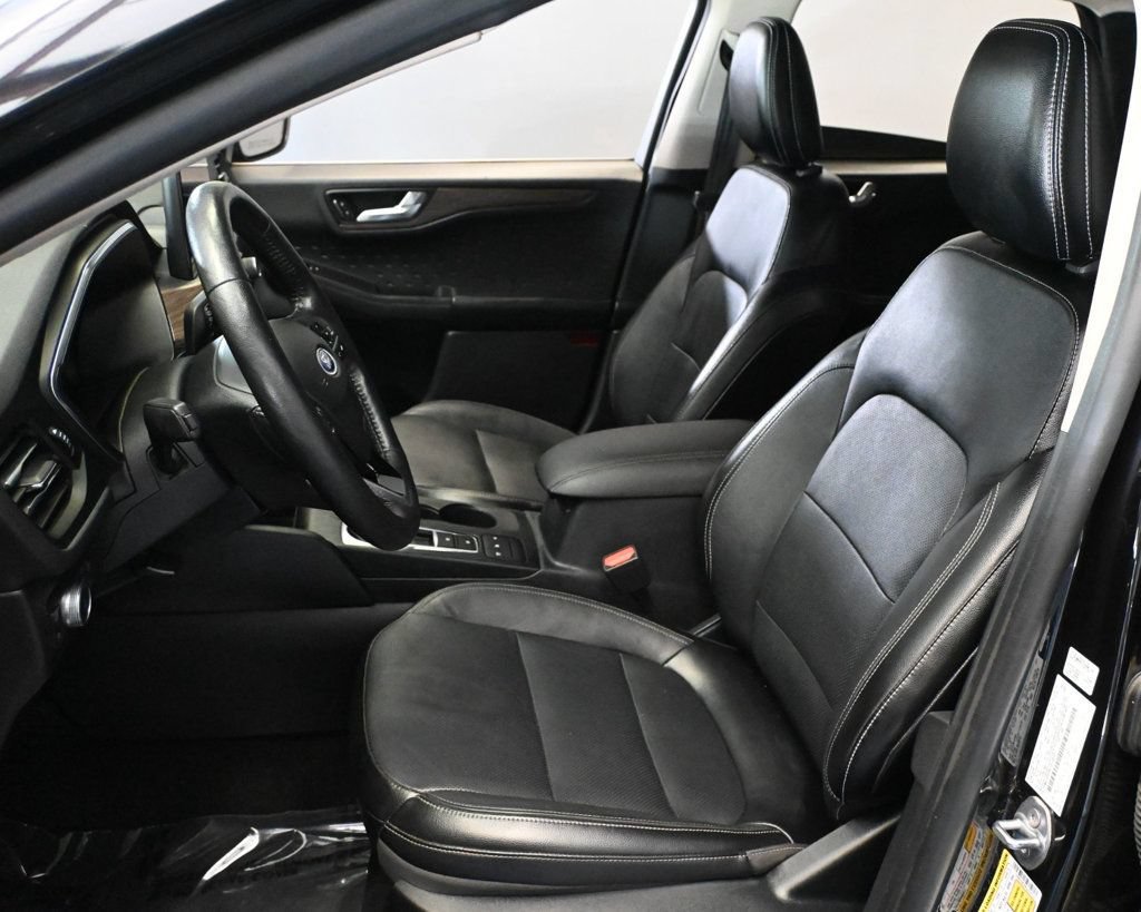 Used 2020 Ford Escape Titanium FWD image 18
