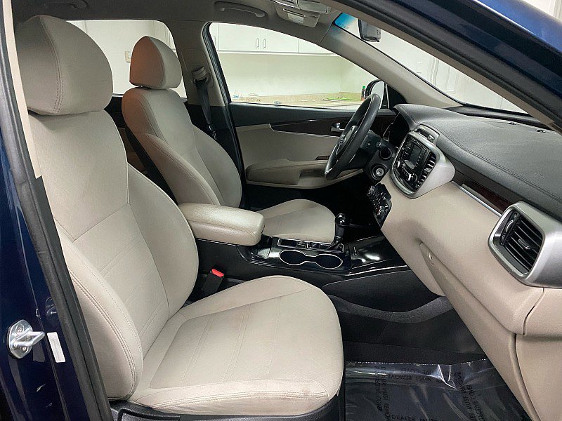 Used 2018 Kia Sorento LX image 14