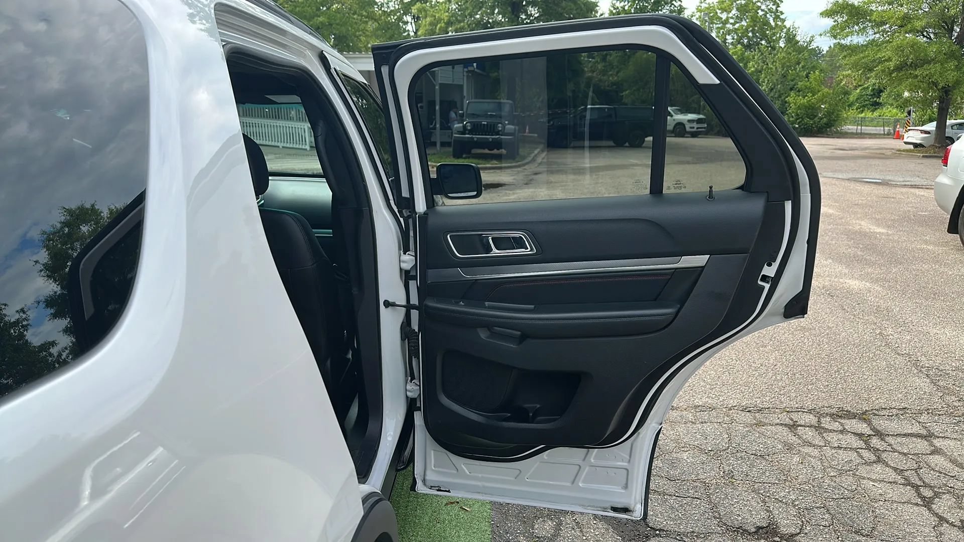 Used 2016 Ford Explorer Sport w/ Equipment Group 401A AWD/4WD image 25