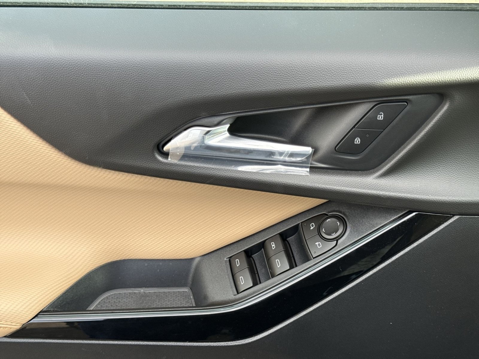 New 2026 Chevrolet Equinox ACTIV FWD image 15