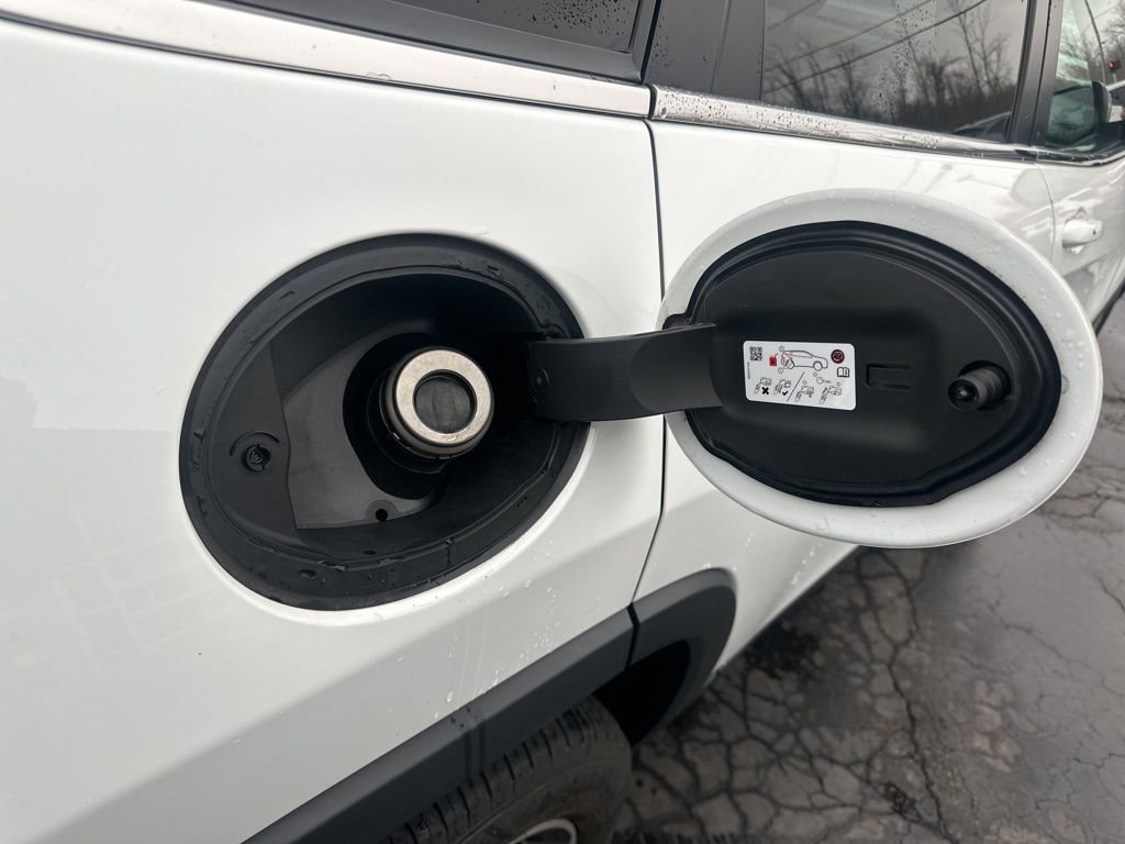 Used 2021 Jeep Cherokee Limited image 43