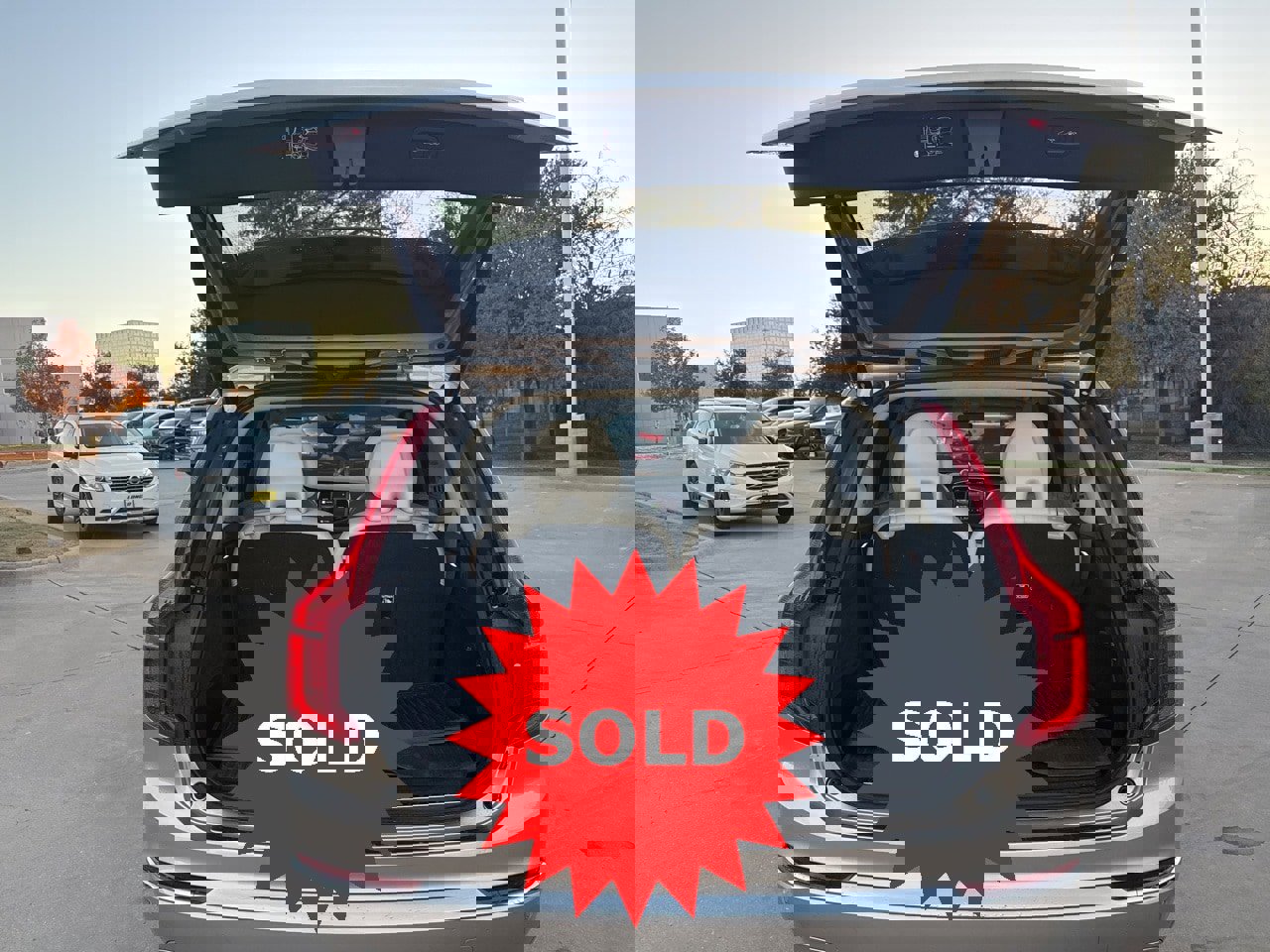 Certified 2023 Volvo XC90 B6 Ultimate w/ Lounge Package image 8