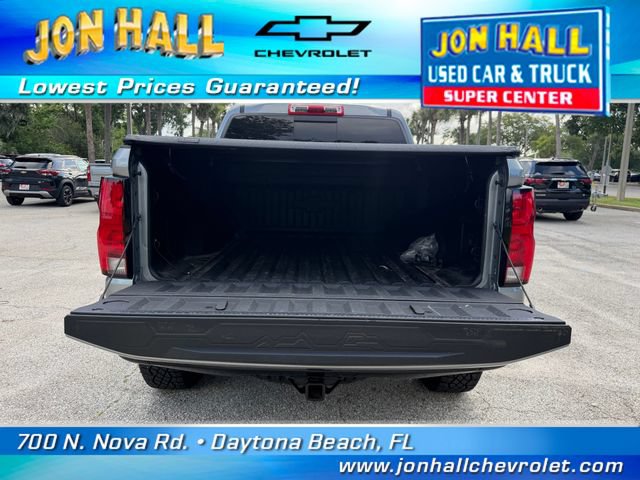 Used 2025 Chevrolet Colorado ZR2 w/ Midnight Edition AWD/4WD image 12