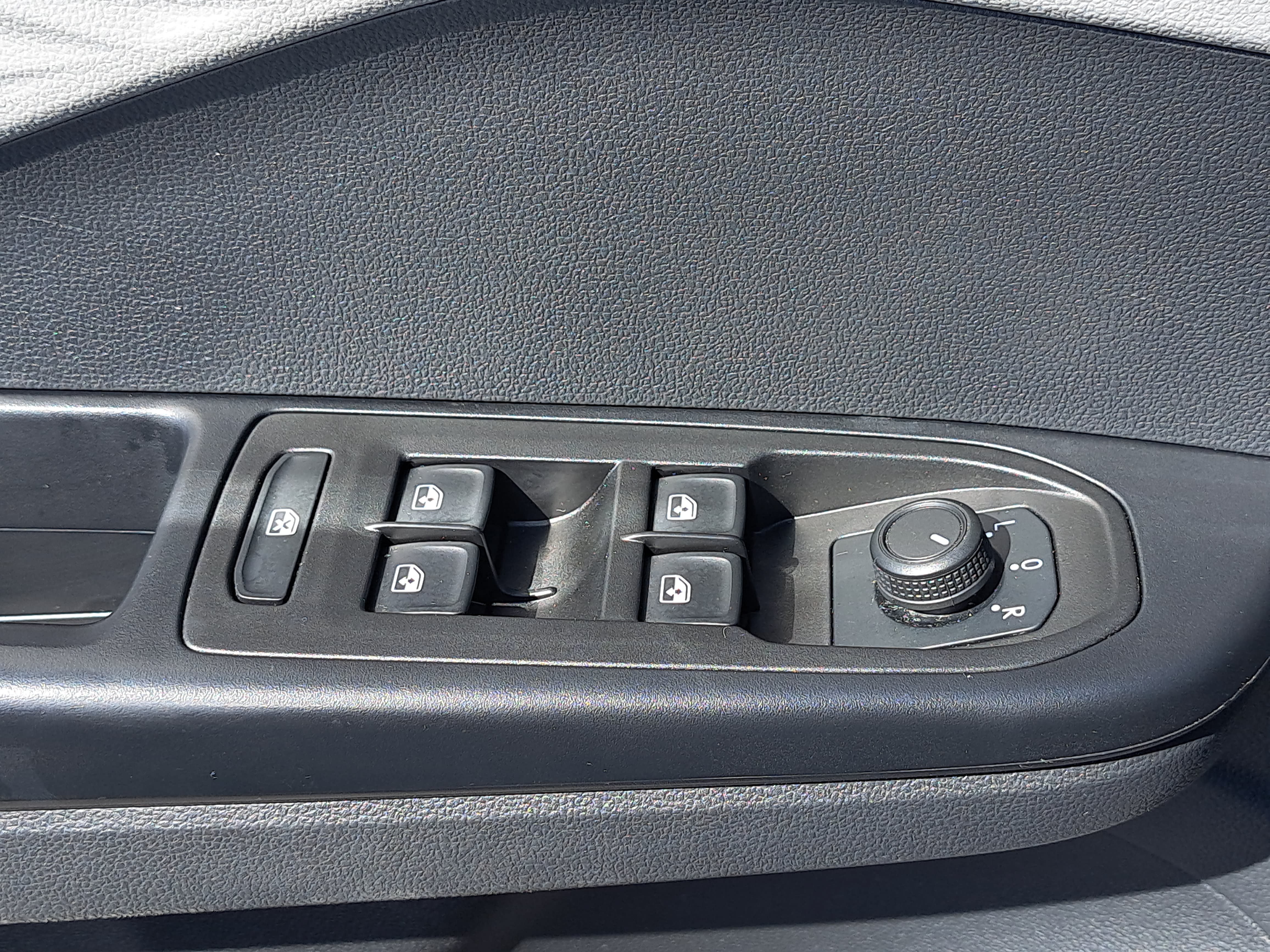 Used 2023 Volkswagen Taos S FWD image 28