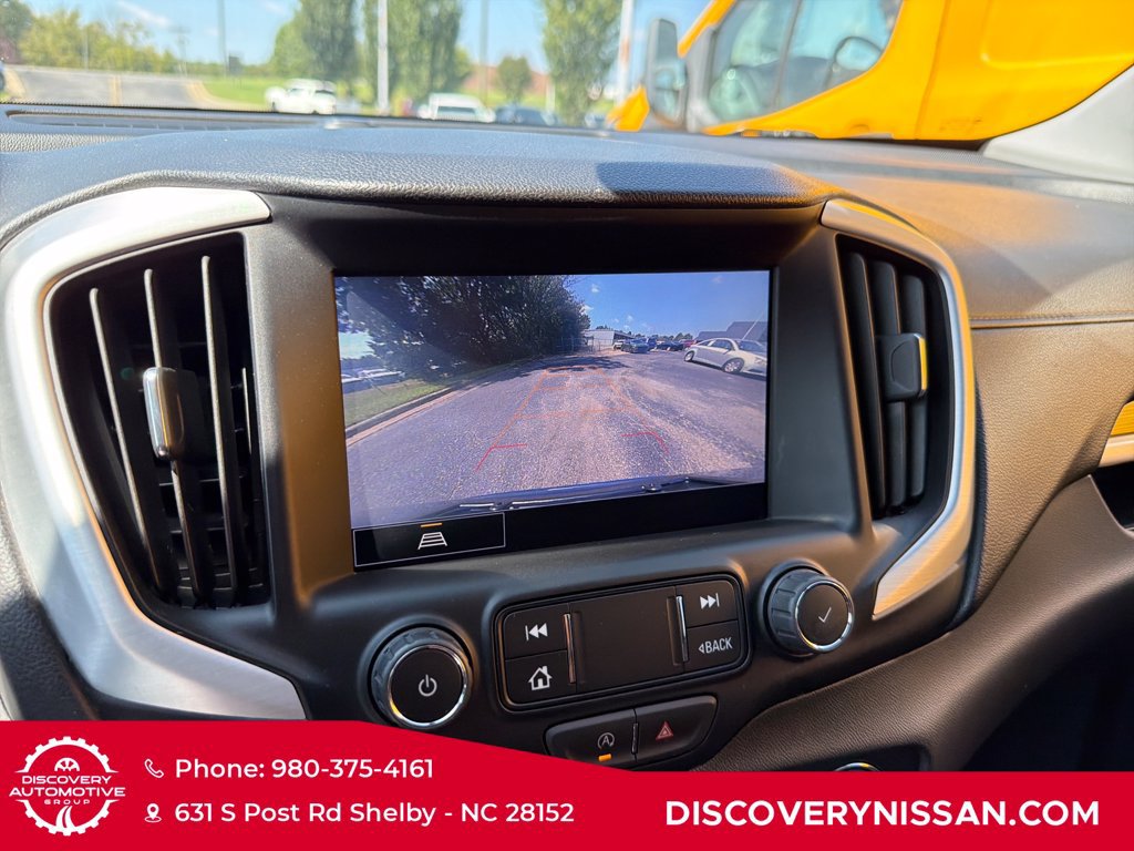 Used 2024 GMC Terrain SLT AWD/4WD image 18