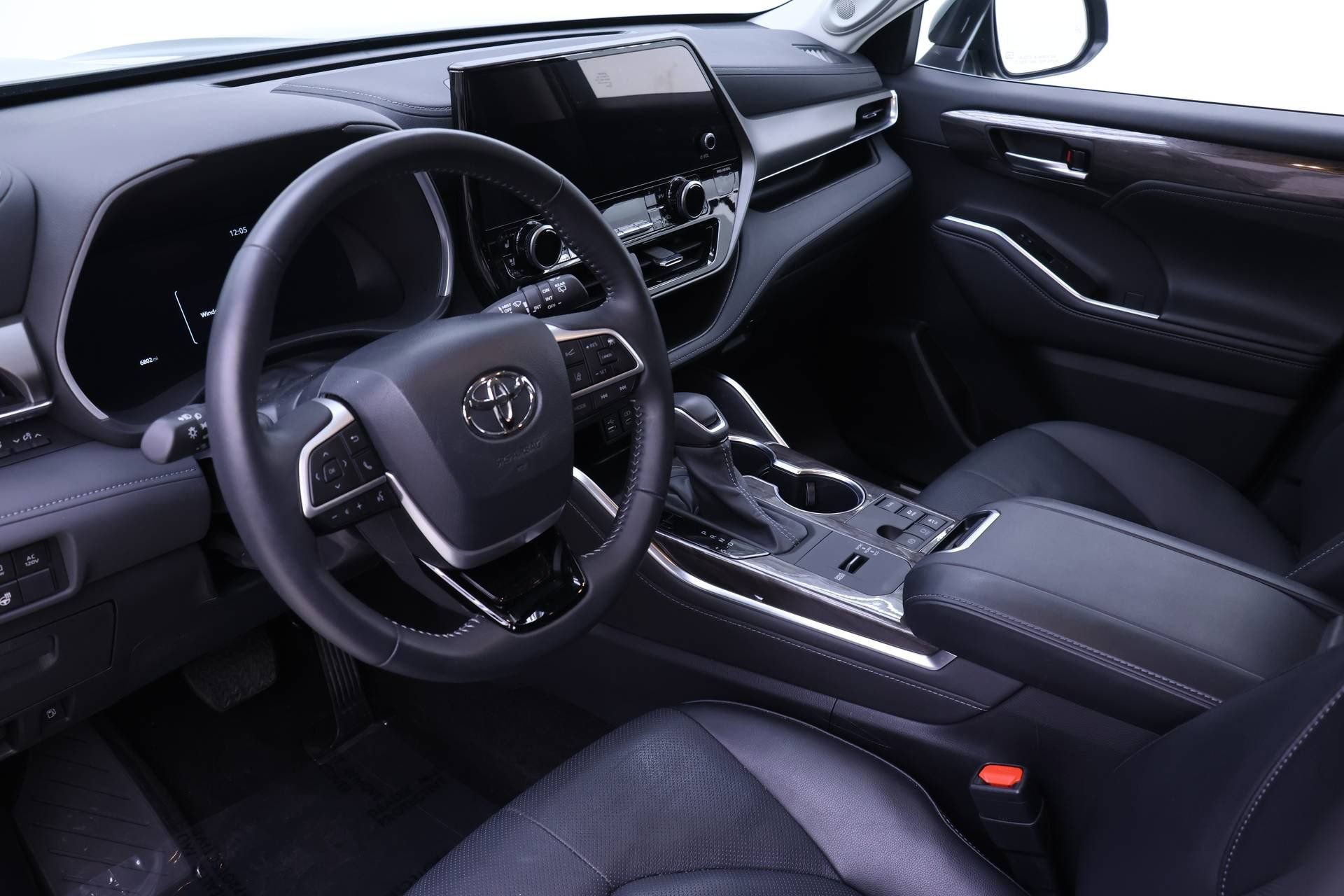 Used 2025 Toyota Highlander Limited image 4
