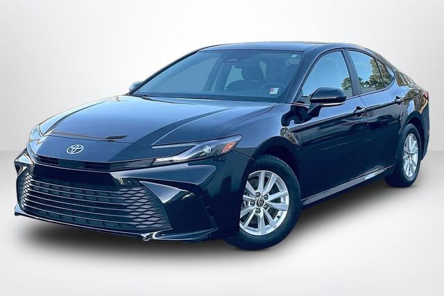Used 2025 Toyota Camry LE FWD image 2