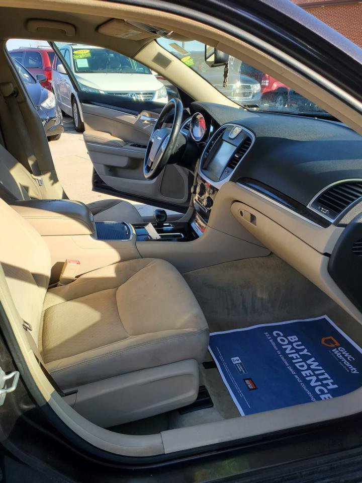 Used 2012 Chrysler 300 RWD image 15