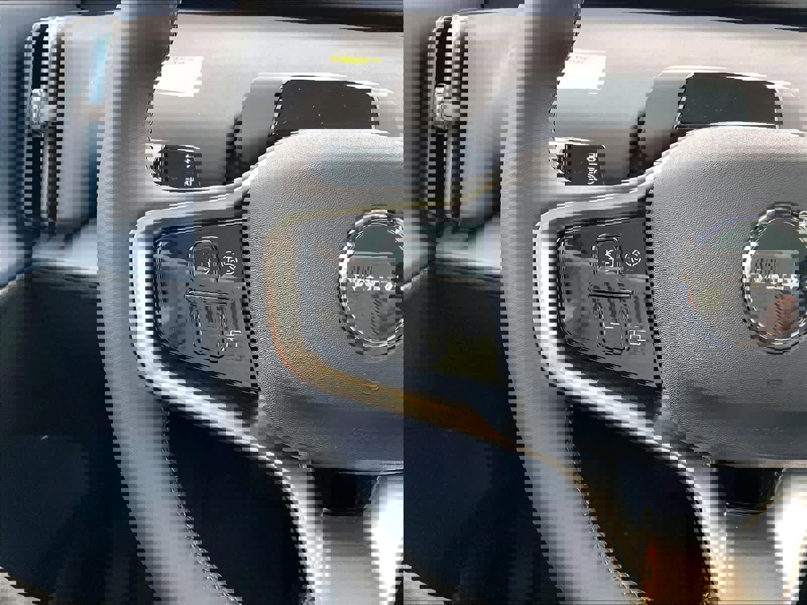 New 2026 Volvo EX30 Plus w/ Climate Package image 17