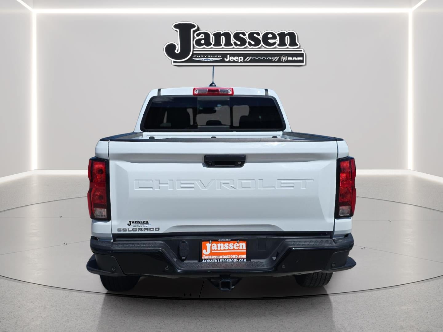 Used 2024 Chevrolet Colorado Trail Boss w/ Technology Package AWD/4WD image 4
