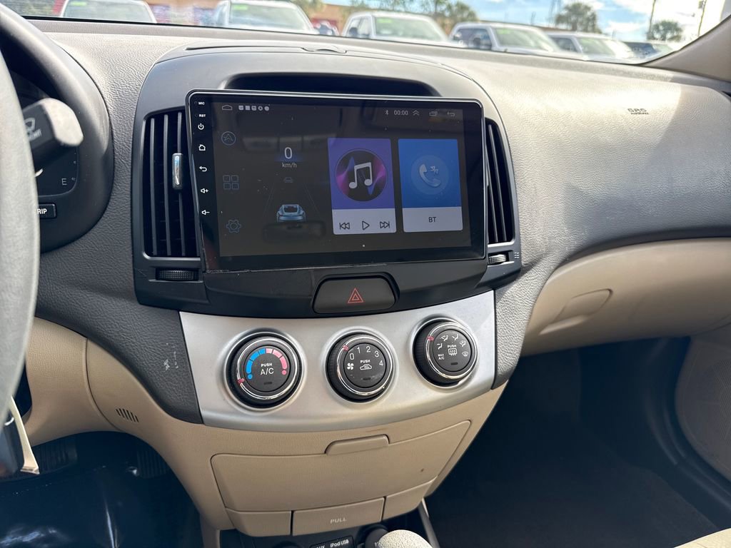 Used 2010 Hyundai Elantra GLS image 16