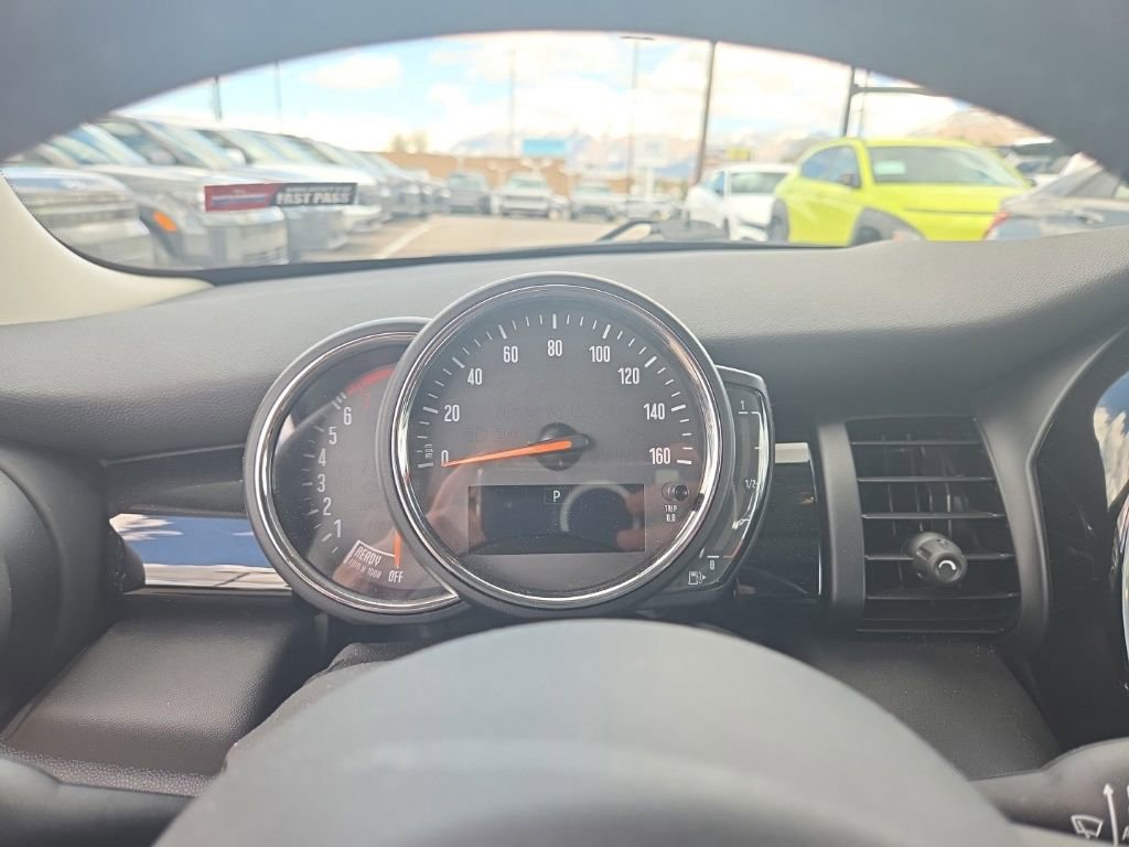 Used 2019 MINI Cooper 2-Door Hardtop image 13