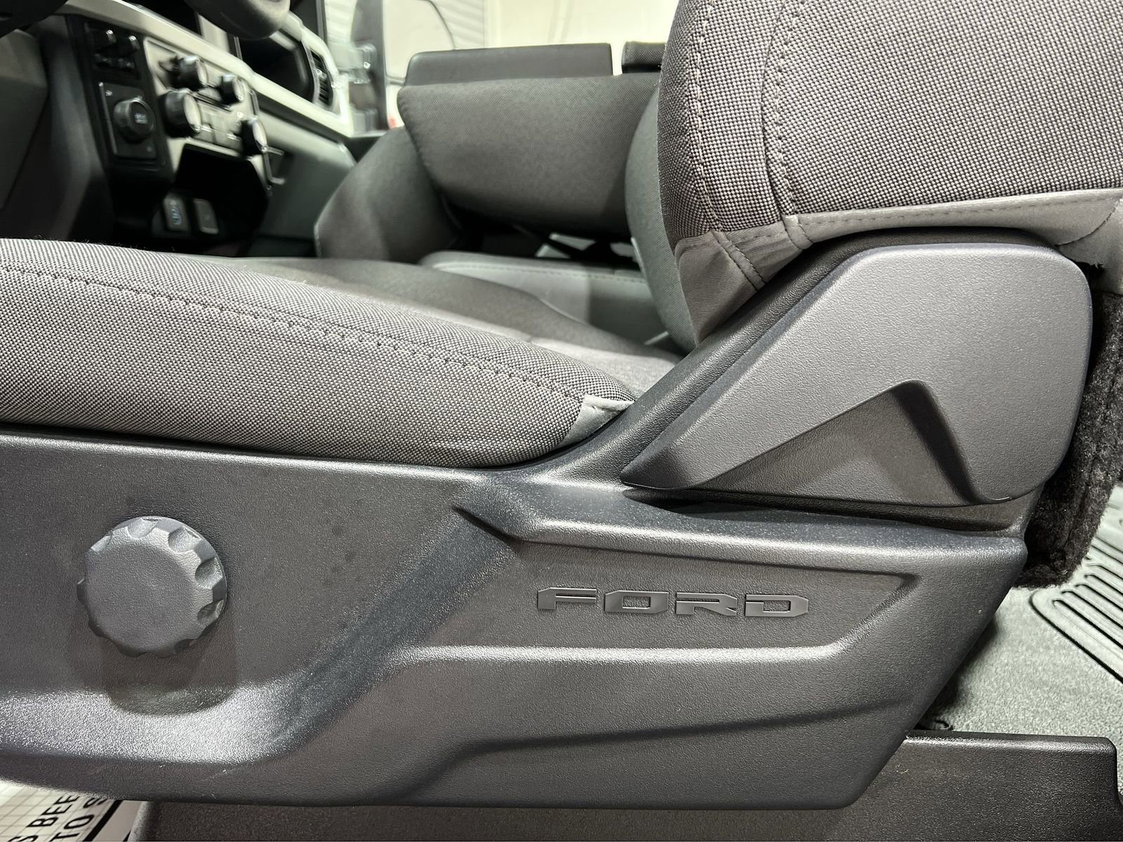 Used 2025 Ford F350 XL w/ XL Chrome Package image 12