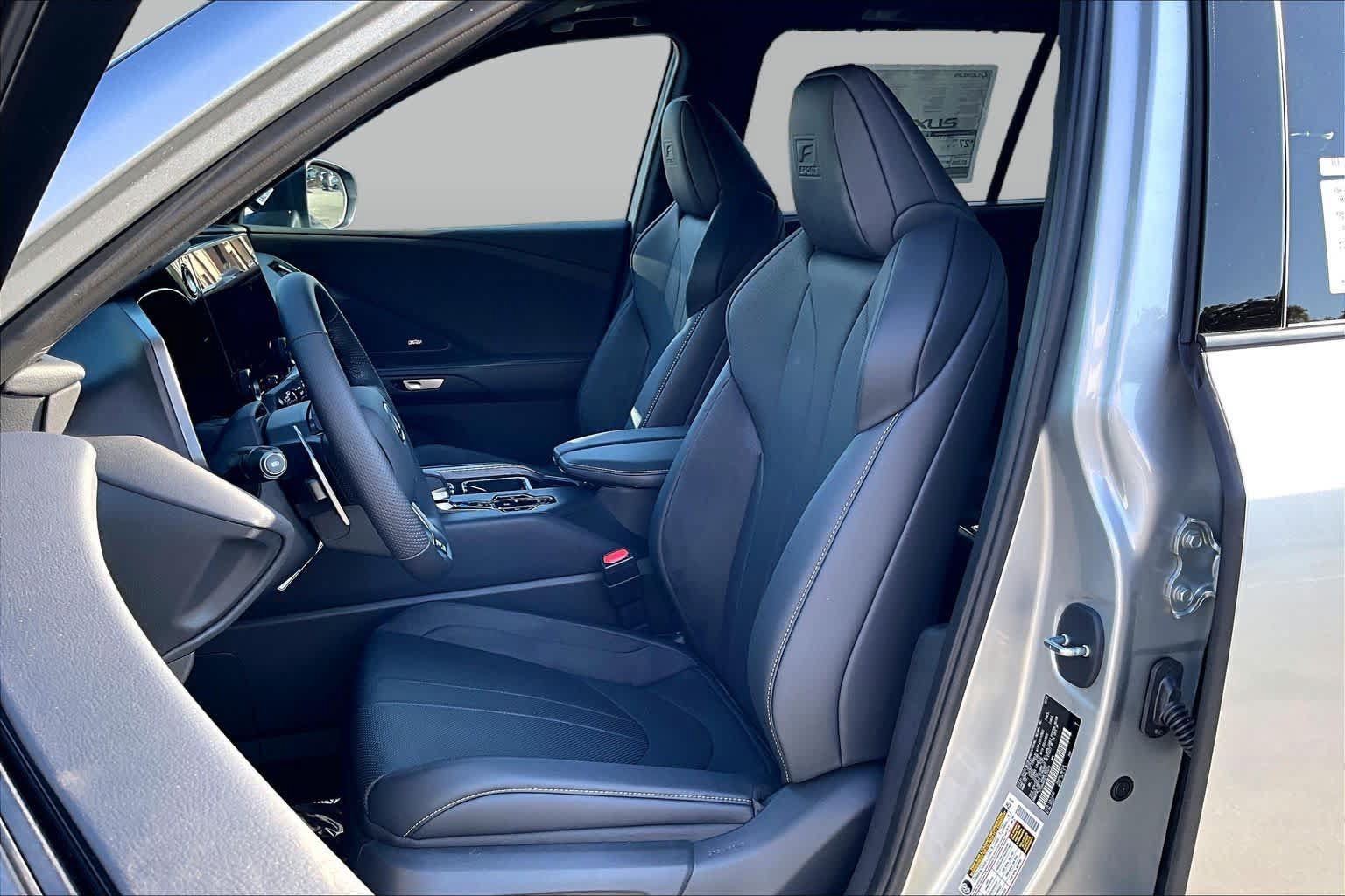 New 2026 Lexus TX 500h AWD image 18