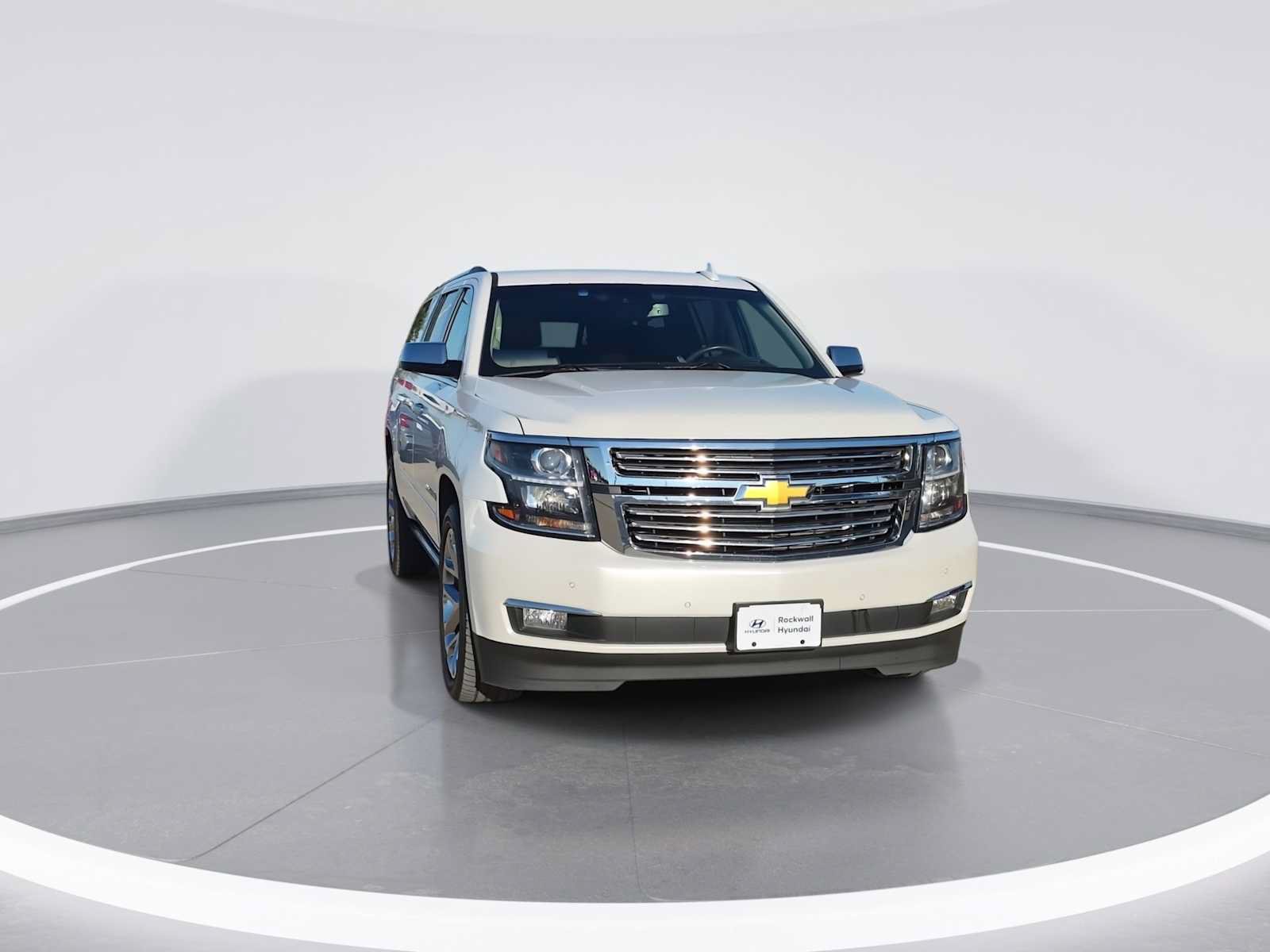 Used 2016 Chevrolet Suburban LTZ RWD image 2