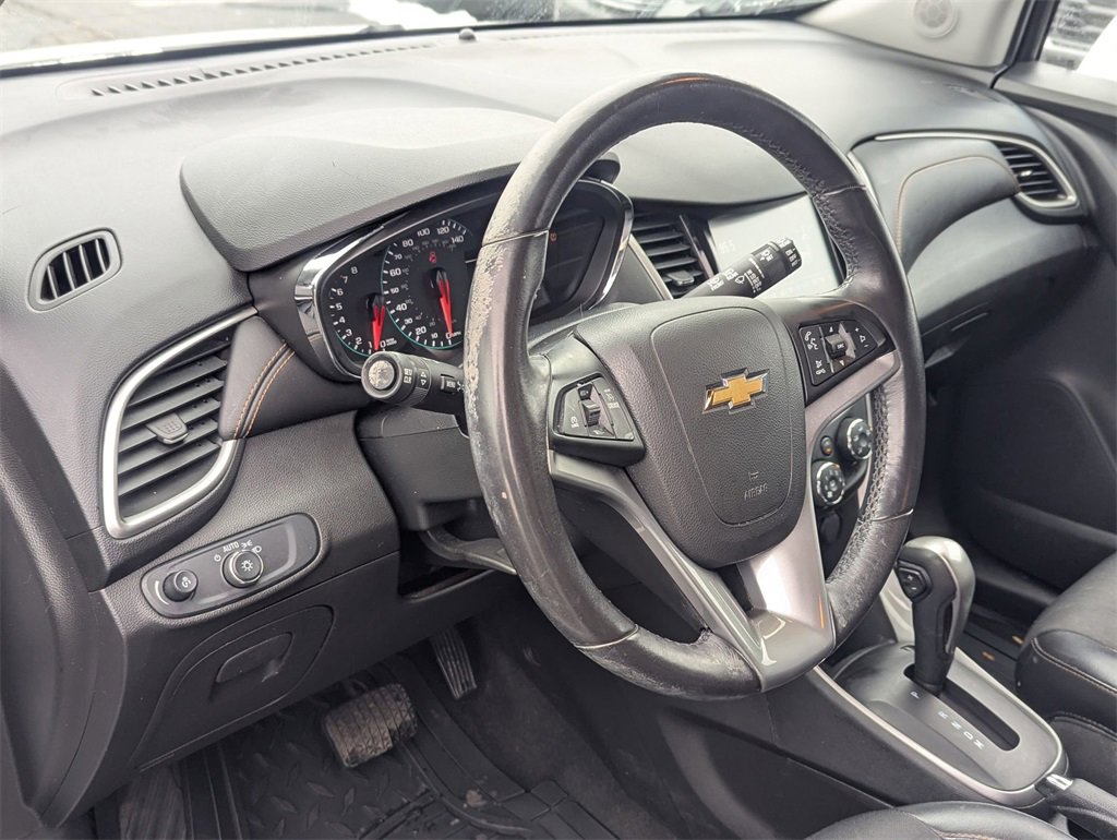 Used 2017 Chevrolet Trax LT w/ LT Convenience Package image 11