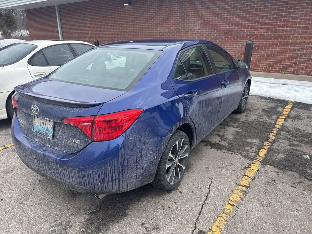 Used 2018 Toyota Corolla SE image 2