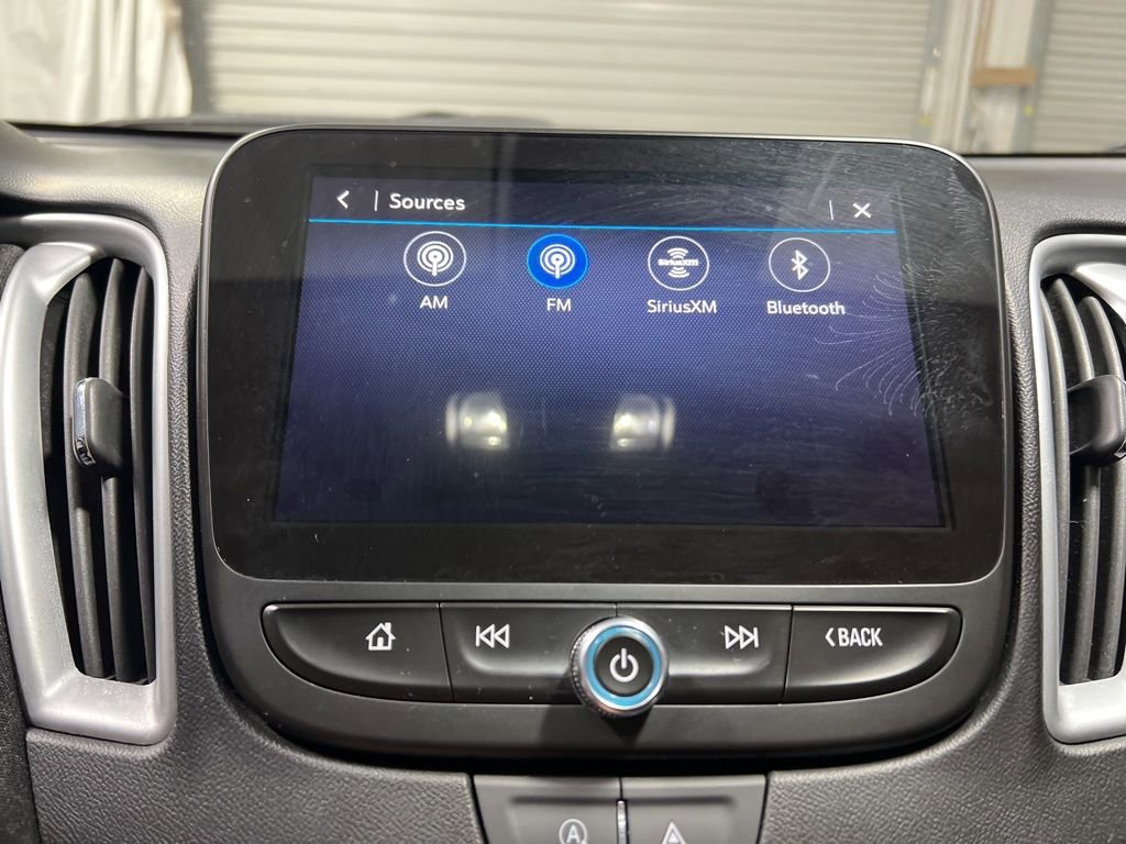 Used 2023 Chevrolet Malibu LT FWD image 32