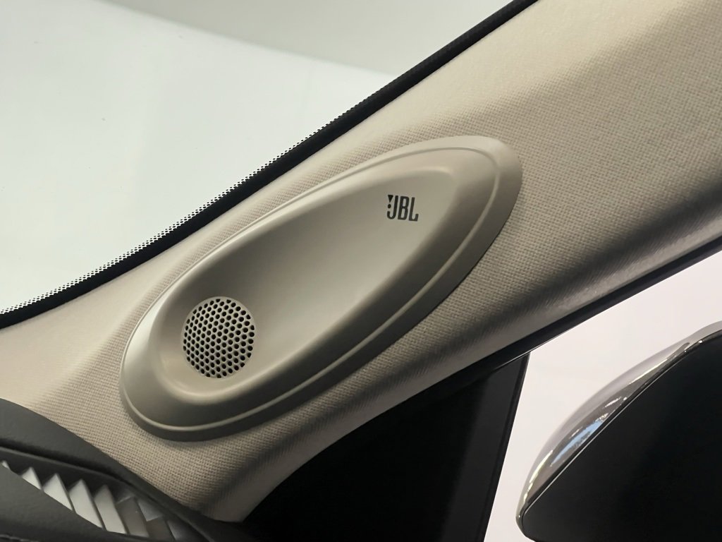 Used 2023 Toyota Highlander Limited image 34