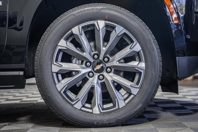 New 2026 Chevrolet Suburban High Country image 22