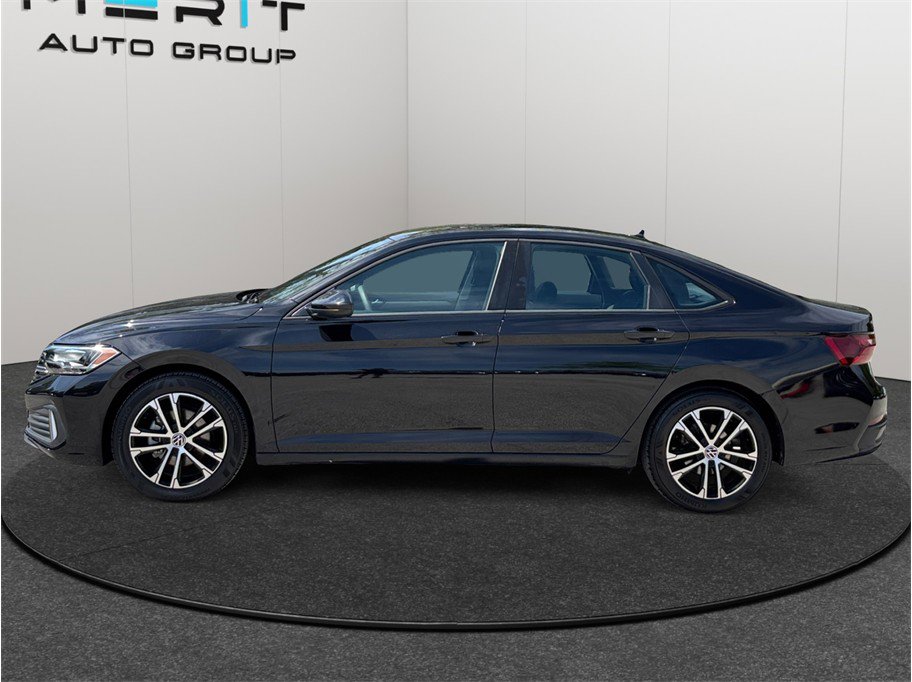 Used 2022 Volkswagen Jetta Sport image 5