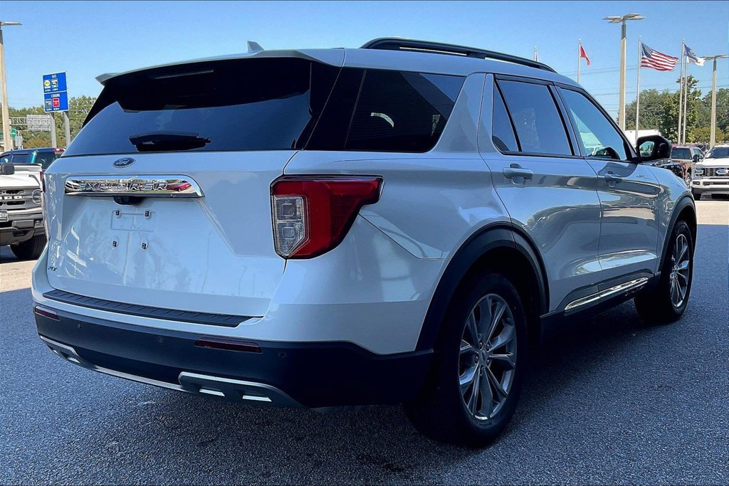 Certified 2023 Ford Explorer XLT RWD image 6
