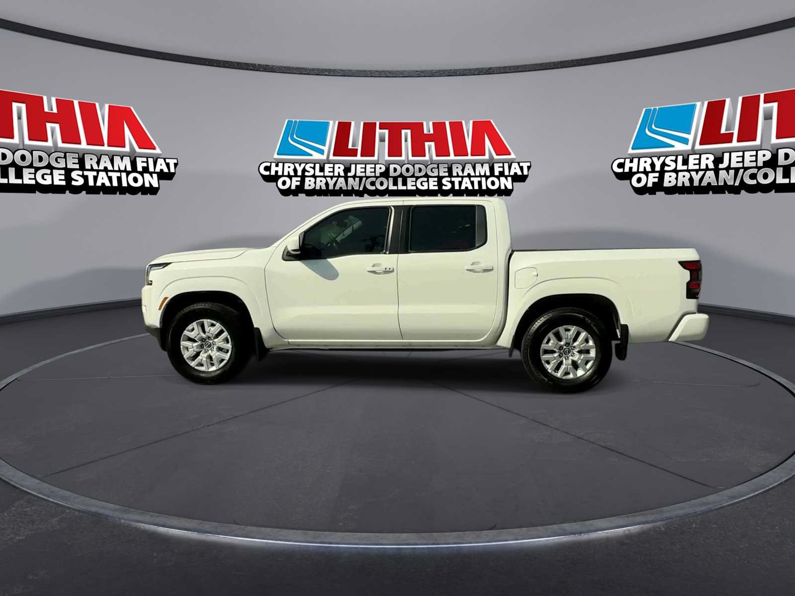 Used 2024 Nissan Frontier SV w/ SV Convenience Package RWD image 5