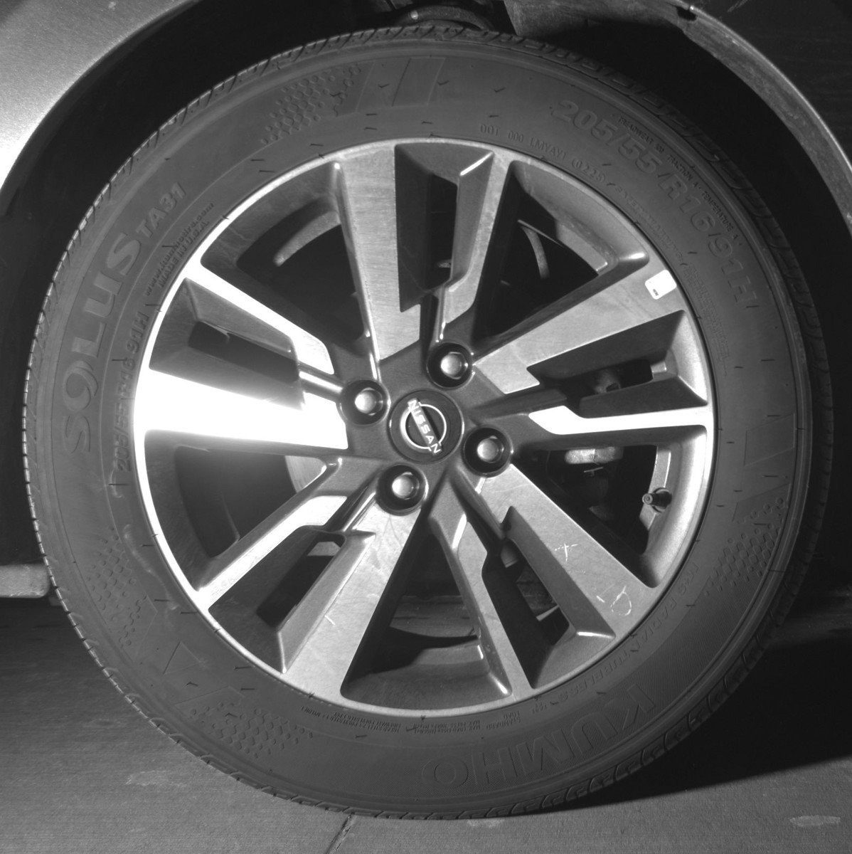 Used 2025 Nissan Versa SV image 13