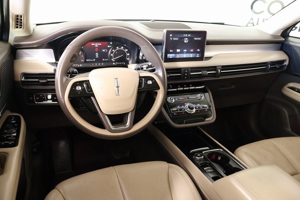 Used 2021 Lincoln Corsair AWD w/ Premium Package image 2