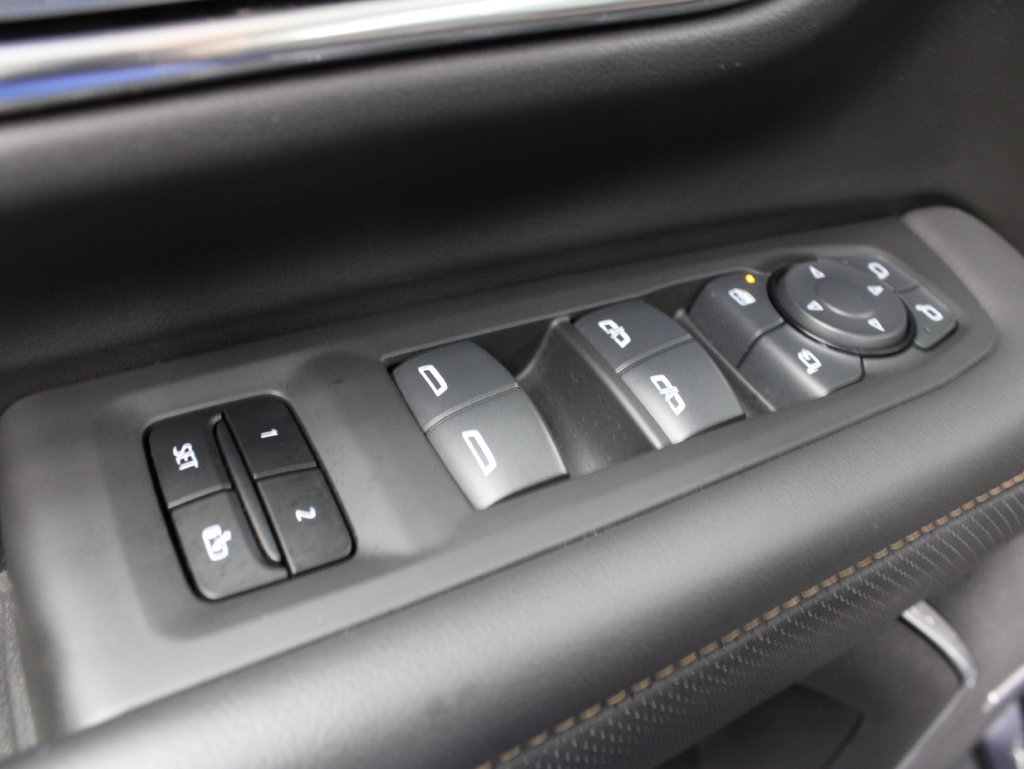 Used 2024 GMC Yukon XL AT4 w/ AT4 Premium Plus Package AWD/4WD image 78