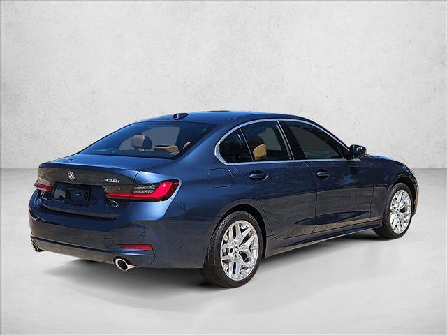 Used 2025 BMW 330i xDrive Sedan w/ Premium Package AWD/4WD image 5