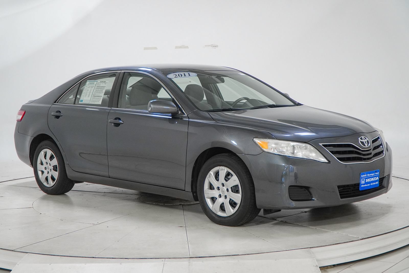 Used 2011 Toyota Camry LE FWD image 14