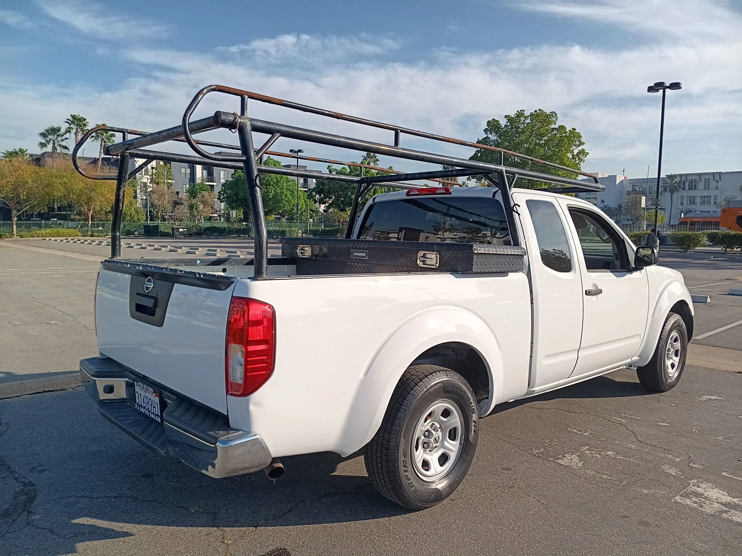 Used 2015 Nissan Frontier S image 8