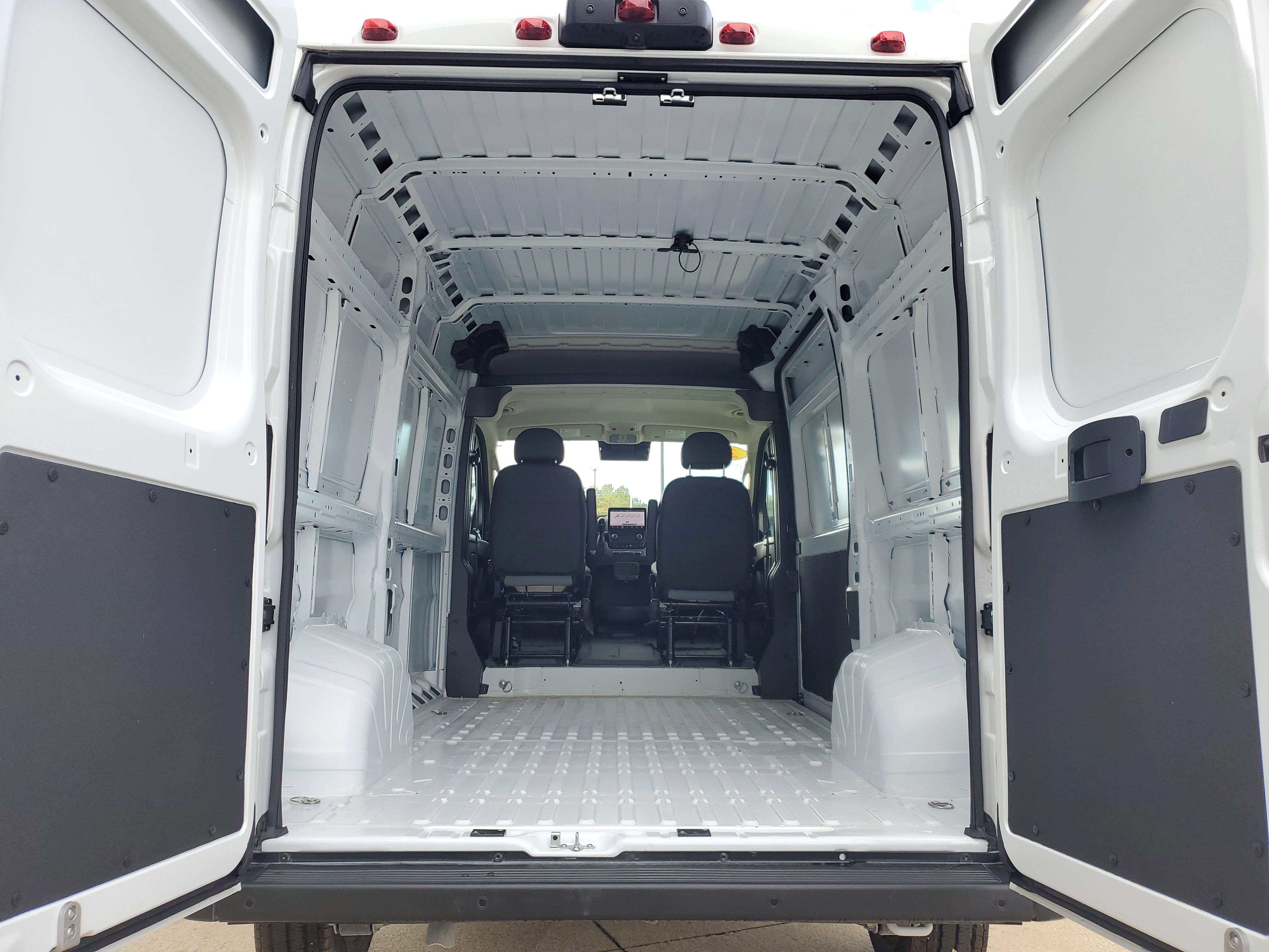 Used 2025 RAM ProMaster 1500 w/ Premium Convenience Group image 22