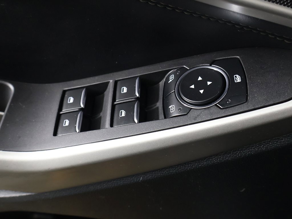 Used 2023 Ford Explorer XLT image 34