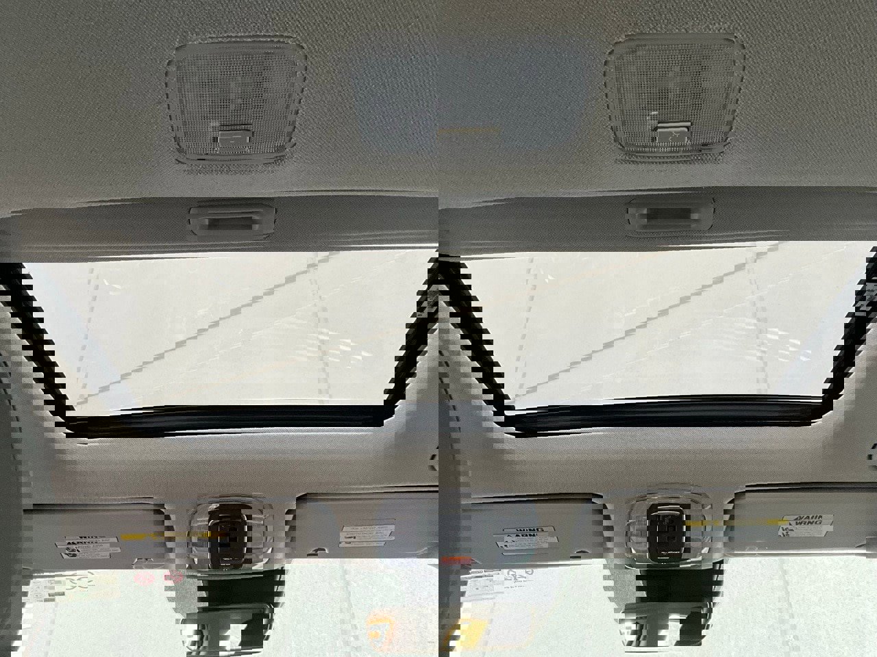 Used 2025 Hyundai Elantra Limited image 19