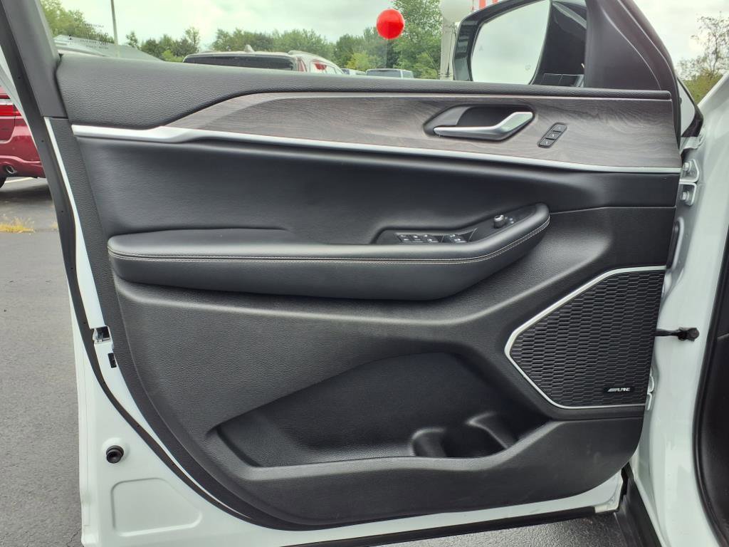 Certified 2022 Jeep Grand Cherokee L Limited image 43